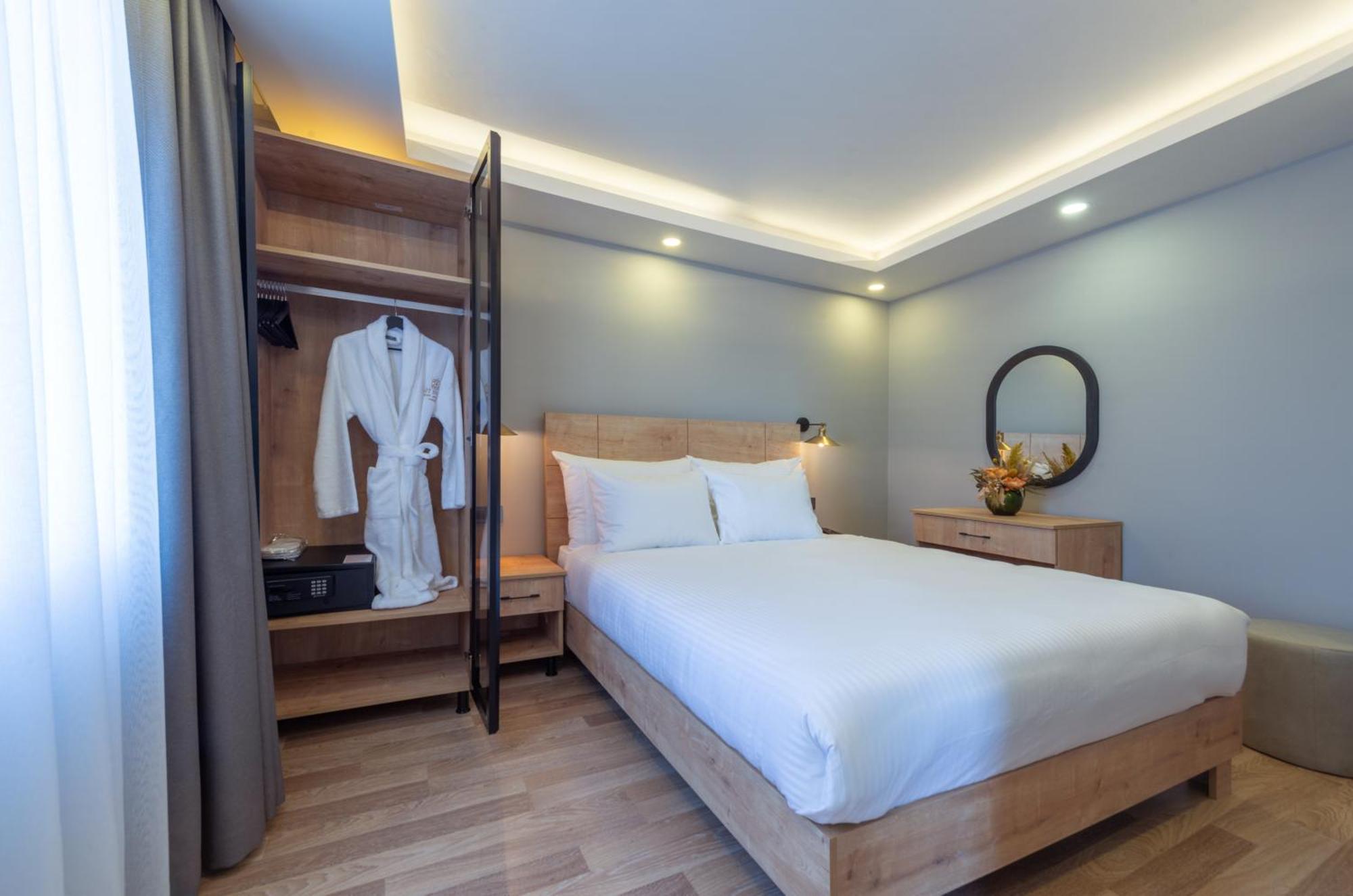Art Karakoey Aparthotel Istanboel Buitenkant foto
